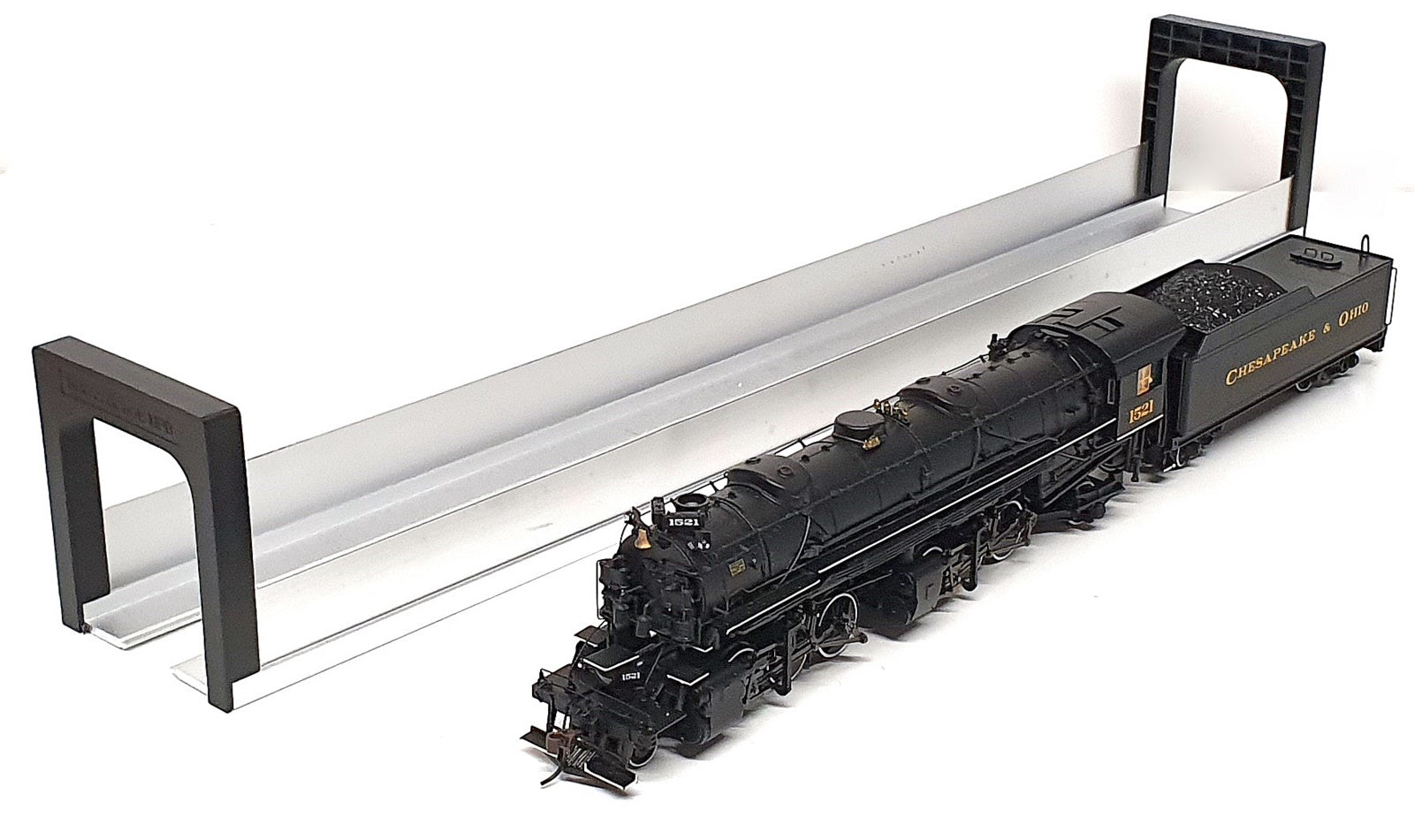 Bachmann HO Scale 84803BAC - 1521 Locomotive & Chesapeake & Ohio Tender & System