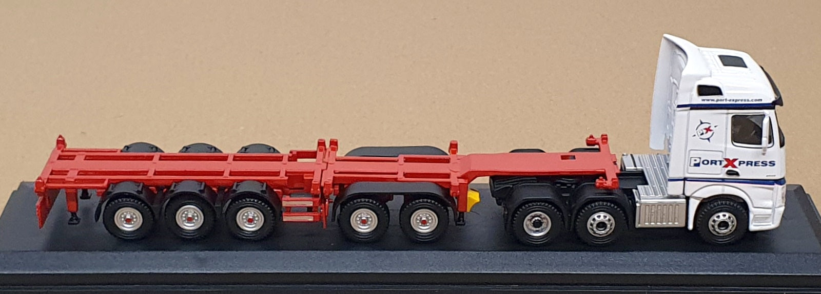 Oxford Diecast 1/76 Scale 76MB013 - Mercedes SSC D-Tec Combitrailer Port Express