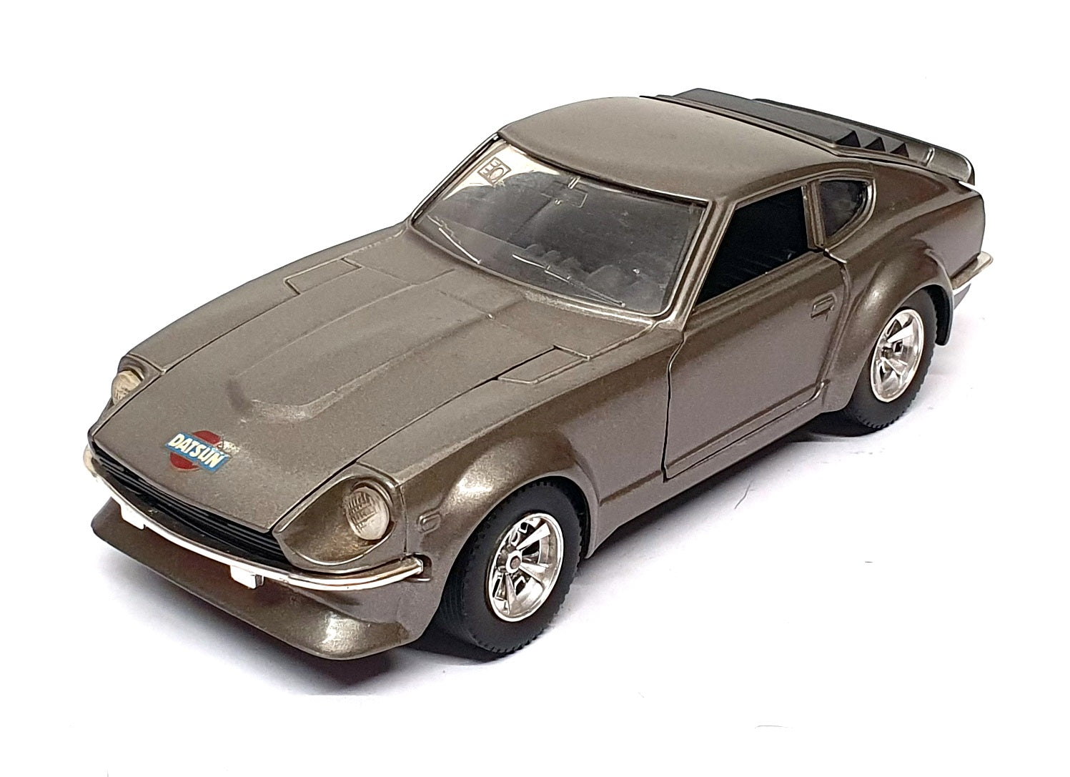 Burago 1/24 Scale Diecast 0113 - Datsun 240Z - Grey