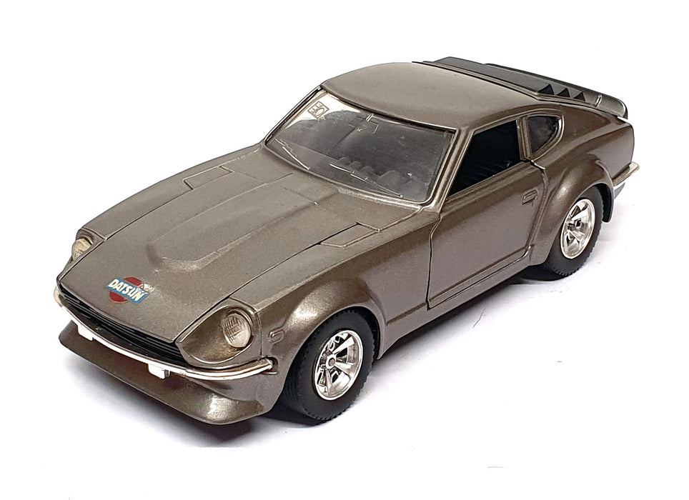 Burago 1/24 Scale Diecast 0113 - Datsun 240Z - Grey