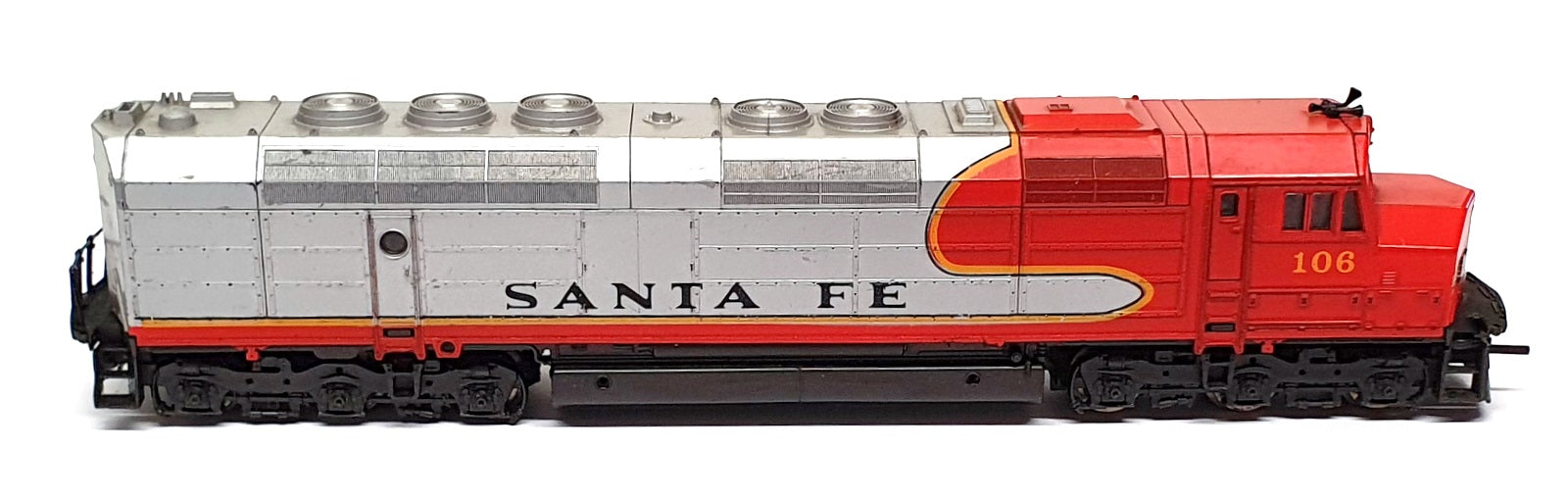 Lima 9600 HO Gauge 1/87 Scale 9600 - EMD Santa Fe F45 Diesel Locomotive No. 106