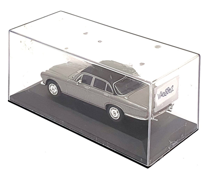Vanguards 1/43 Scale VA08802 - Daimler Sovereign Series 1 - Lt. Silver