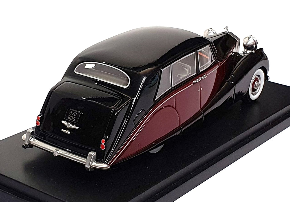 BOS 1/43 Scale 43320 - Rolls Royce Silver Wraith Hooper - Maroon/Black