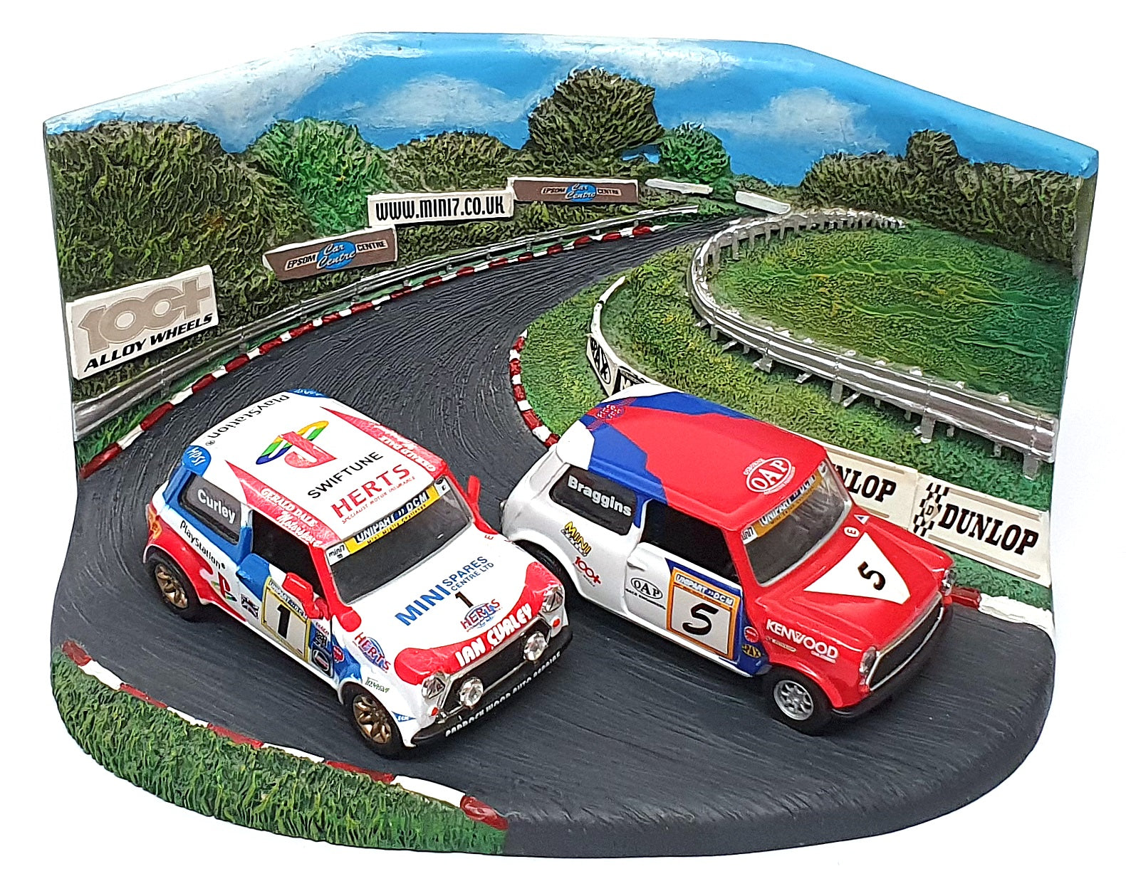 Corgi 1/36 Scale 05508 '99 Mini 7 & Miglia C/ship Winners + Brands Hatch Diorama