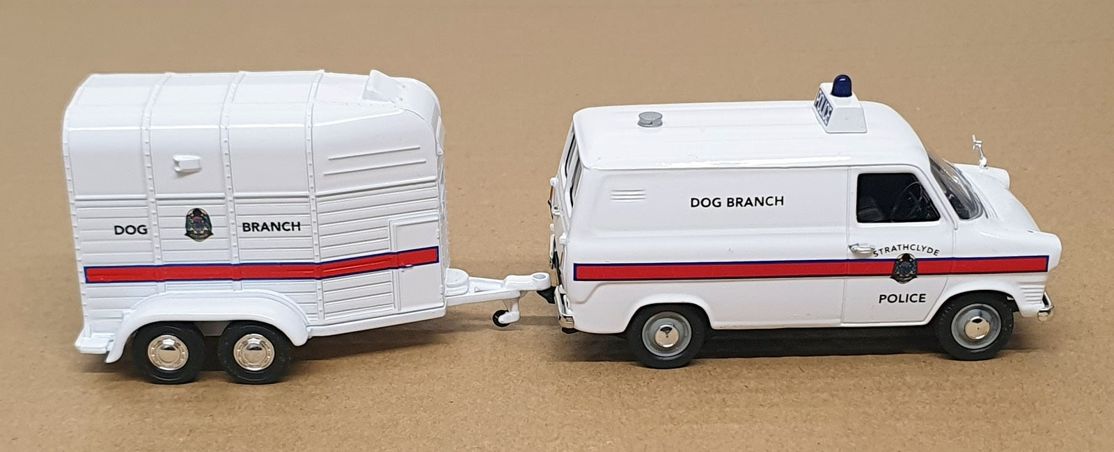 Vanguards 1/43 Scale VA06615 - Ford Van & Trailer Strathclyde Police Dog Branch