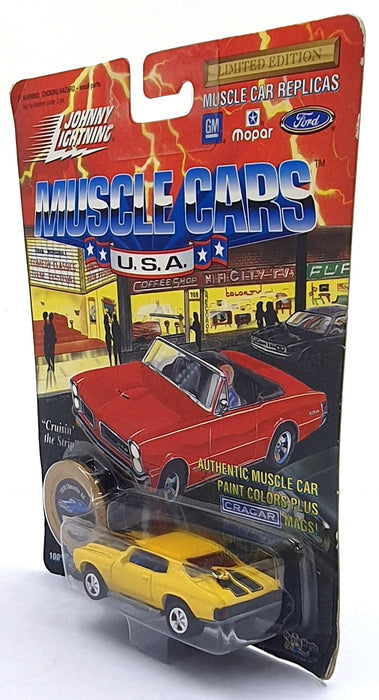 Johnny Lightning 1/64 Scale 200-140 - Muscle Cars 1970 Chevelle SS - Yellow