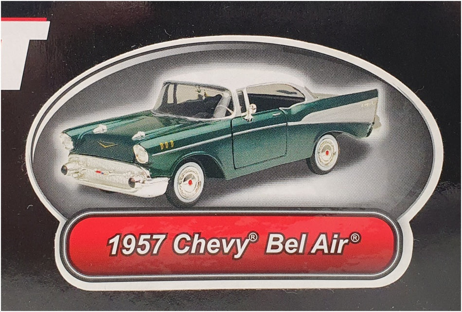 Motor Max 1/24 Scale Model Kit 75110 - 1957 Chevrolet Bel Air - Green/White