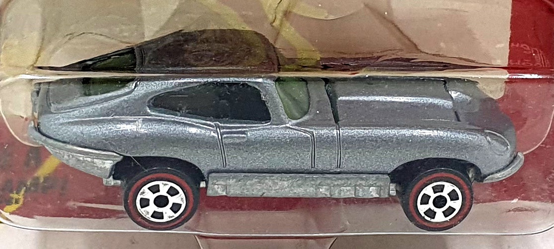 Johnny Lightning 1/64 Scale 100-190 - The Challengers Custom XKE - Silver