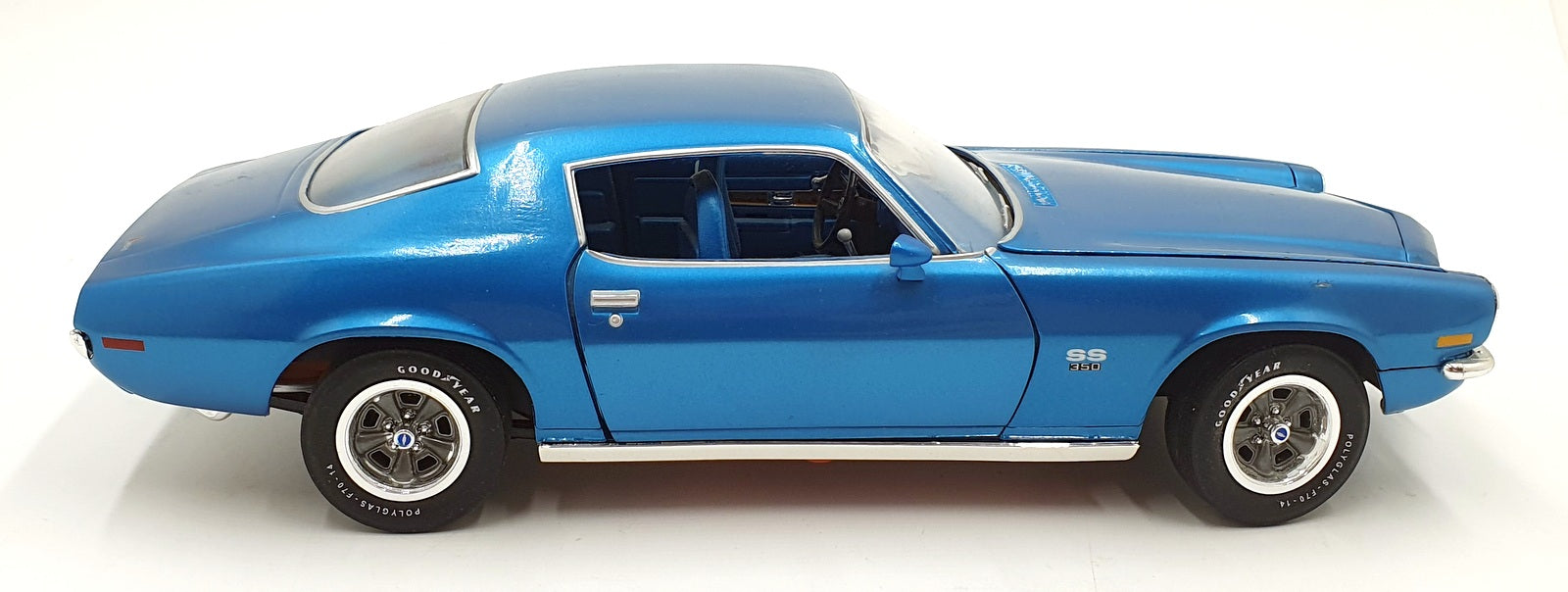 Auto World 1/18 Scale AMM982/06 - 1971 Chevy Camaro SS 350 - Blue