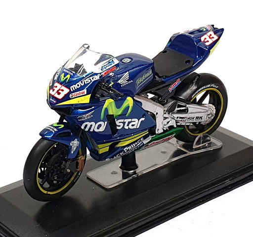 Italeri 1/22 Scale IT03C - Moviestar Honda RC211V Moto GP 2005 Melandri