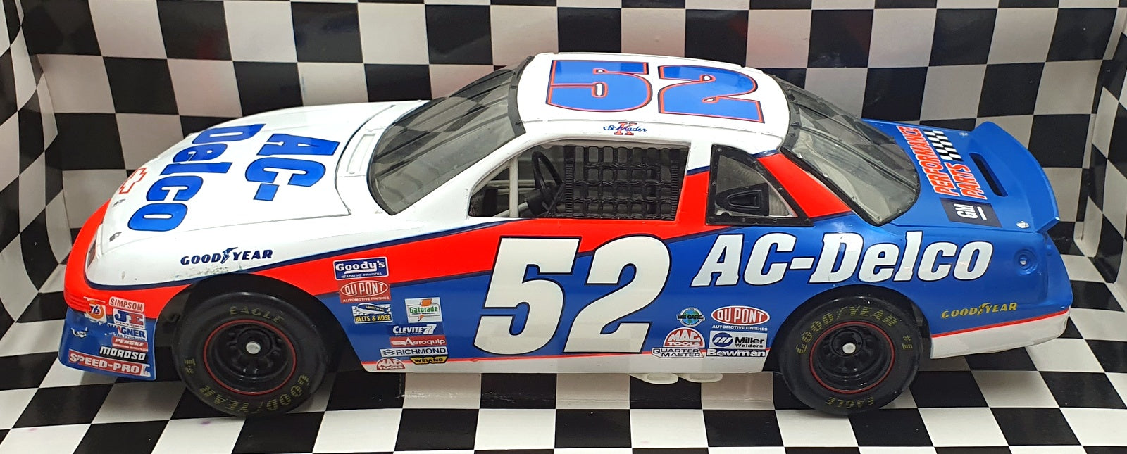 Ertl 1/18 Scale Diecast 7587 - Chevrolet Lumina AC-Delco #52 K.Schrader