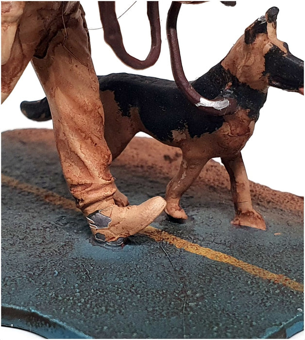 Corgi 1/32 Scale Metal Figure CC59151 - Desert Storm British MP With Sniffer Dog