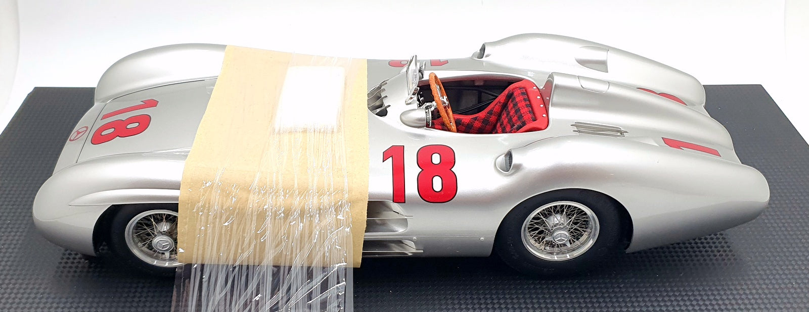 GP Replicas 1/12 Scale GP12-07A Mercedes W196 Streamliner #18 M. Fangio