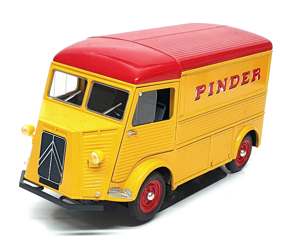 Solido 1/18 Scale 17626P - Citroen Type H Van Pinder Circus