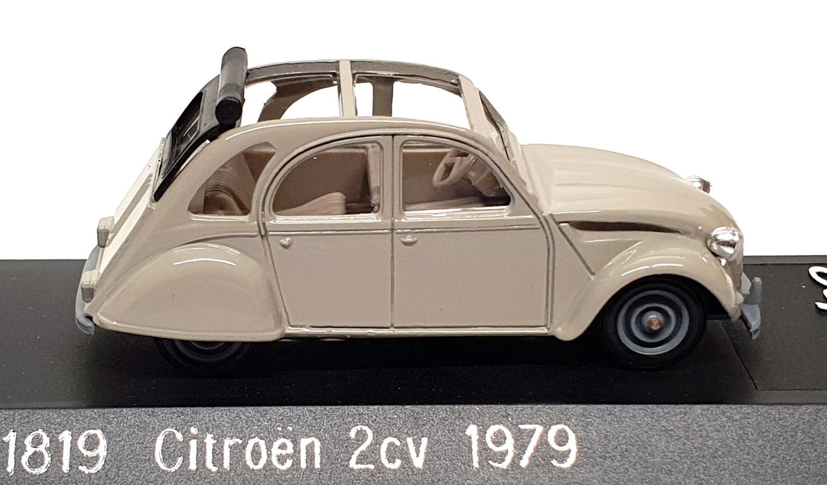 Solido 1/43 Scale Diecast 1819 - 1979 Citroen 2cv - Beige 