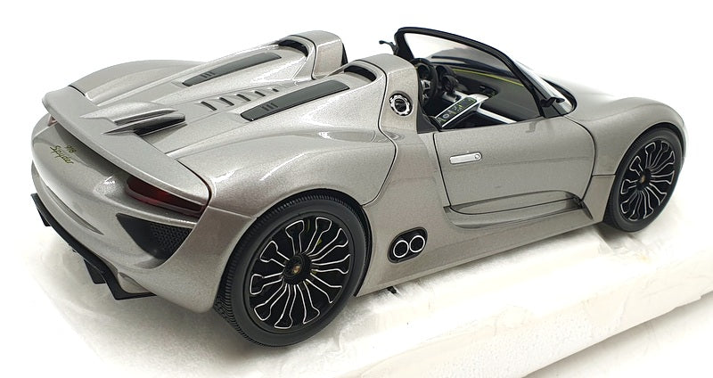 Minichamps 1/18 Scale Diecast 110 060030 - Porsche 918 Spyder 2010 - Met Grey