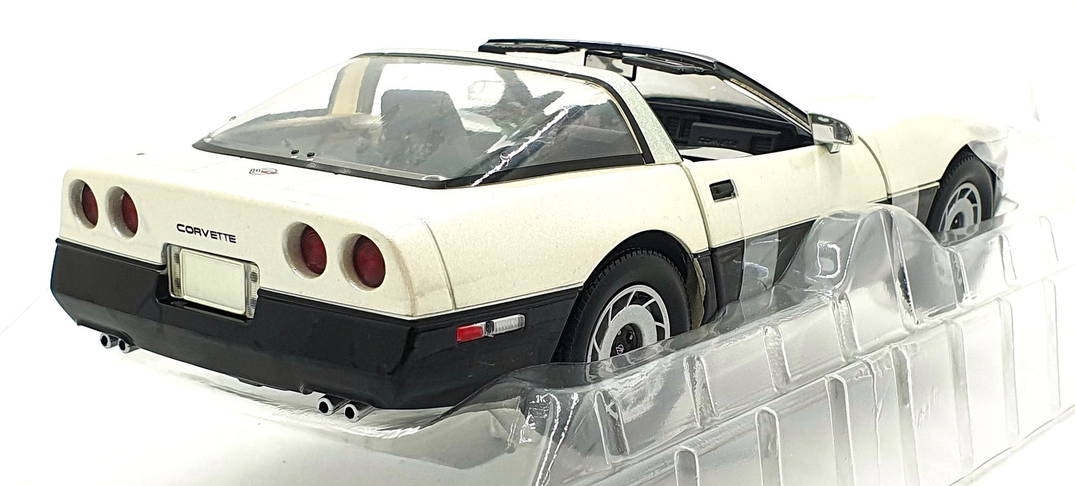 Greenlight  1/18 Scale 13632 - 1986 Chevrolet Corvette - Kalcolm Konner