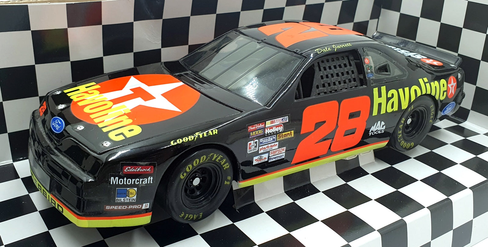 Ertl 1/18 Scale Diecast 7312 - Ford Texaco Havoline Jarret T Bird D.Jarrett