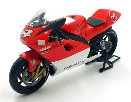 Minichamps 1/12 Scale 122 006304 - Yamaha YZR 500 Max Biaggi 2001