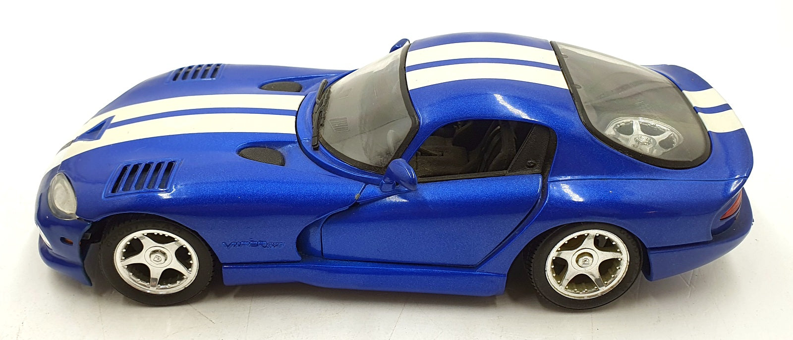 Maisto 1/18 Scale Diecast 31832 - 1996 Dodge Viper GTS - Blue