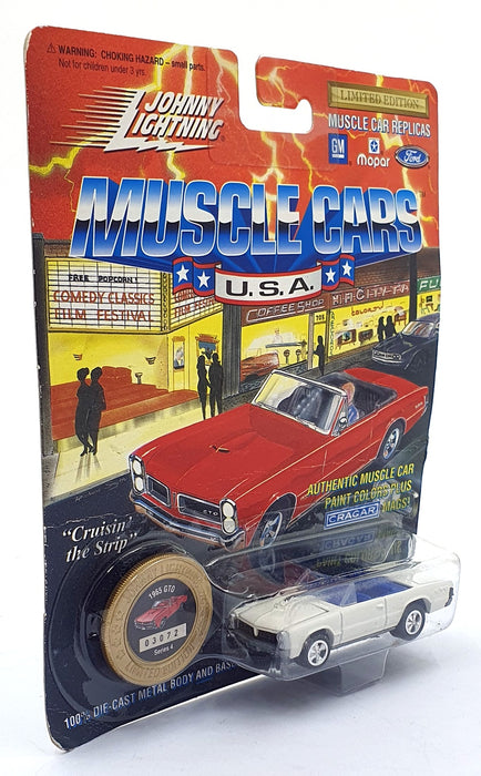 Johnny Lightning 1/64 Scale 200-140 - Muscle Cars 1965 Pontiac GTO Judge - White