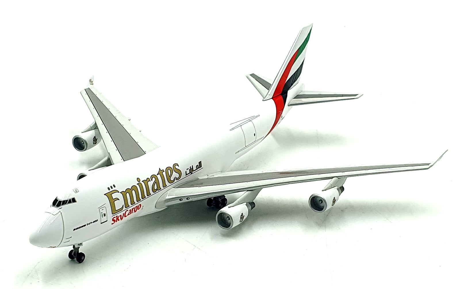 Dragon Wings 1/400 Scale 55318 - Emirates Sky Cargo B747-47UF Aircraft