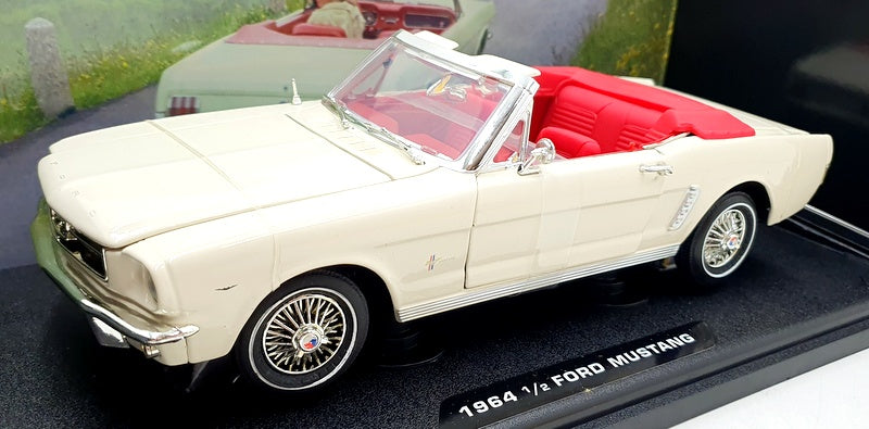 Motor Max 1/18 Scale 79833 - 007 Goldfinger '64 1/2 Ford Mustang - White