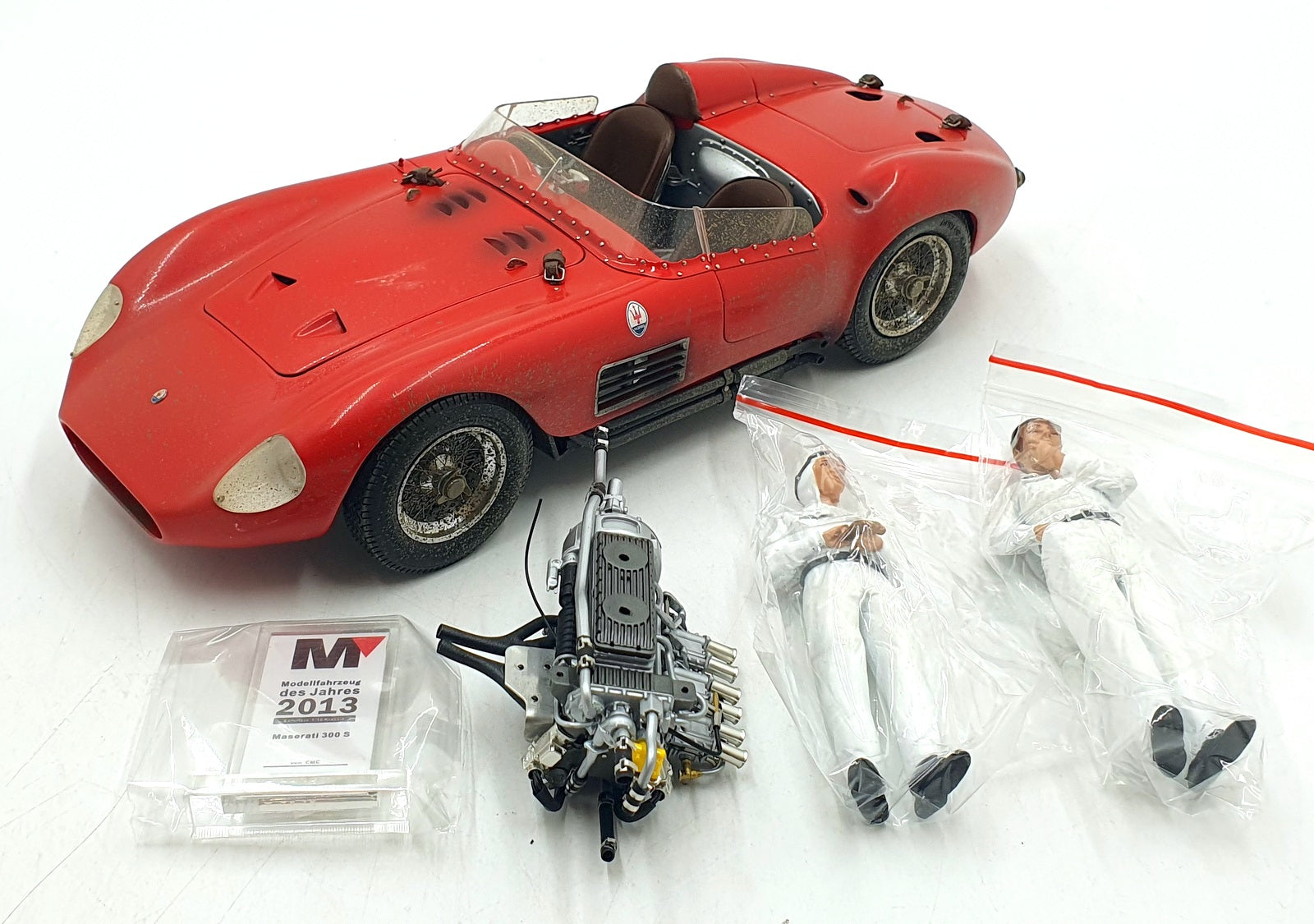 CMC 1/18 Scale M-172 Maserati 300S Dirty Hero W/ Figures and Engine With Case