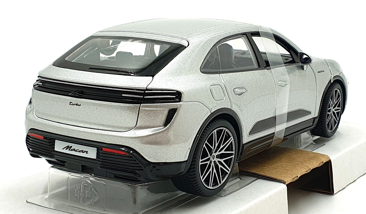 Maisto 1/24 Scale Diecast 18-21114 - Porsche Macan Turbo Electric - Silver