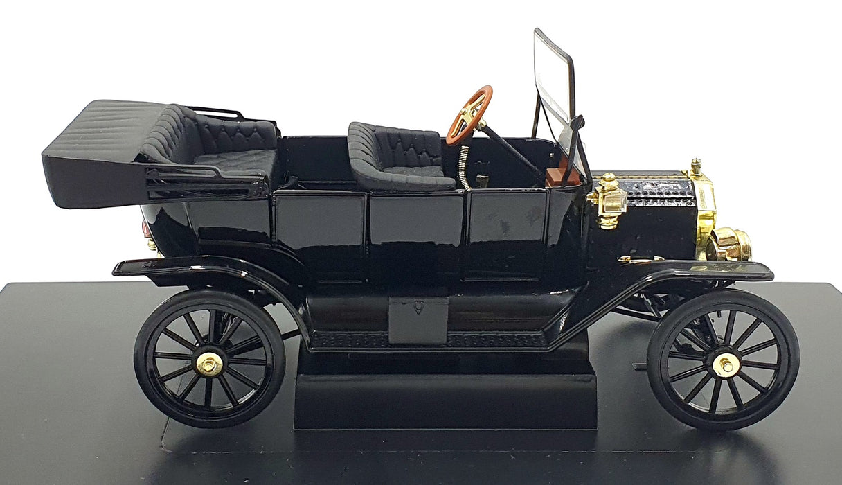 Universal Hobbies 1/18 Scale 4301 - Ford Model T Sedan - Black