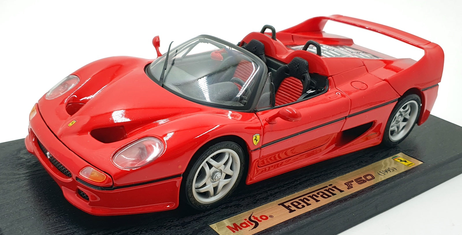 Maisto 1/18 Scale Diecast 31822 - 1995 Ferrari F50 - Red