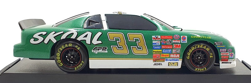 Action 1/24 Scale W249716064 - Chevrolet 1997 NASCAR #33 - Schrader