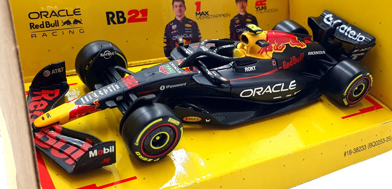 Burago 1/43 Scale 18-38233 - F1 Red Bull RB21 2025 #22 Yuki Tsunoda