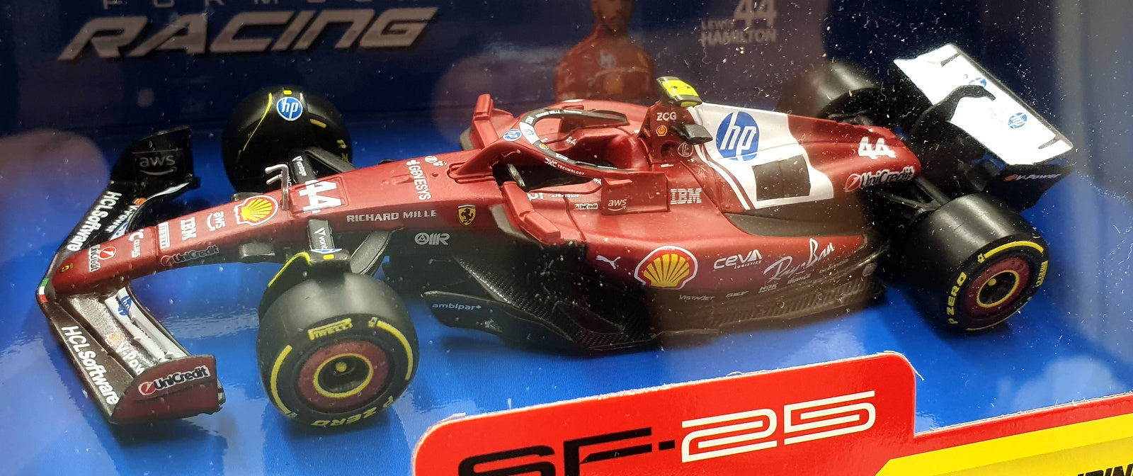Burago 1/43 Scale 18-36865 - F1 Ferrari SF-25 Pit Pass Diorama 2025 #44 Hamilton