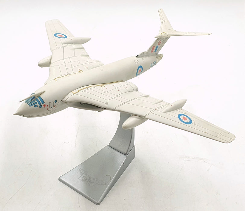 Corgi 1/144 Scale 48702 - HP Victor MK2 RAF All White Anti Flash Finish