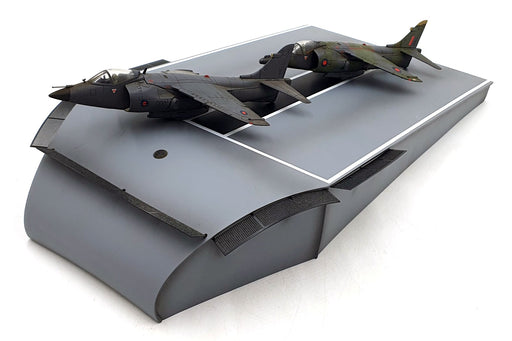 Corgi 1/72 Scale AA39901 - BAE Sea Harrier FRS Mk.1/Gr3 80 Sqn RAF HMS Hermes