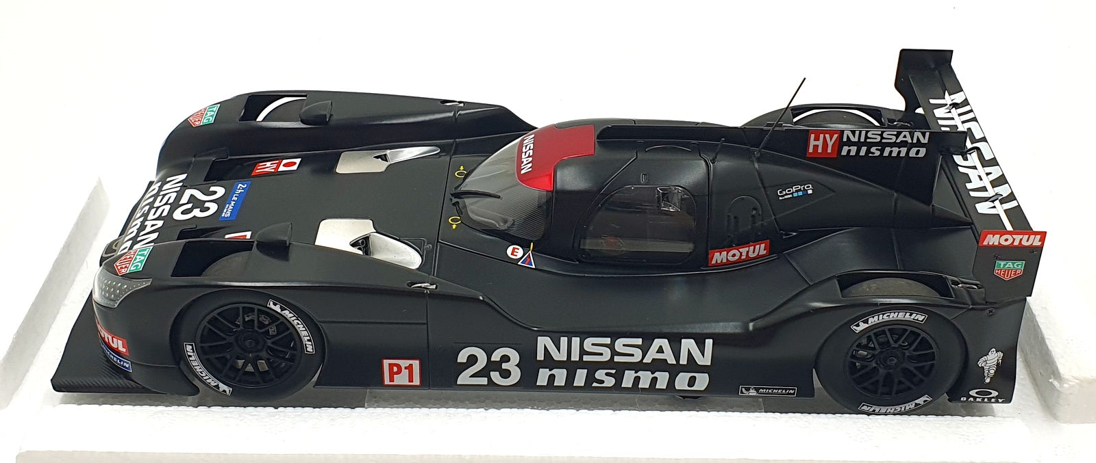 Autoart 1/18 Scale Diecast 81577 - Nissan GT-R LM Nismo 2015 Test Car