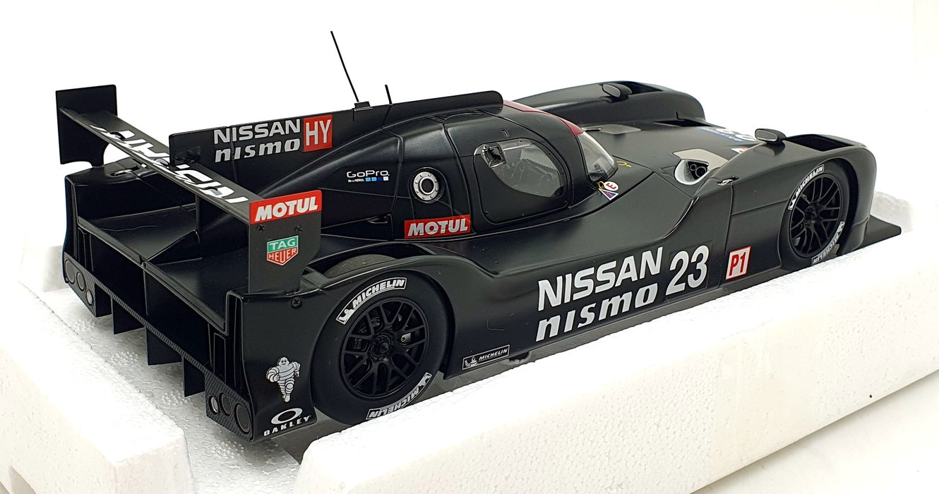 Autoart 1/18 Scale Diecast 81577 - Nissan GT-R LM Nismo 2015 Test Car