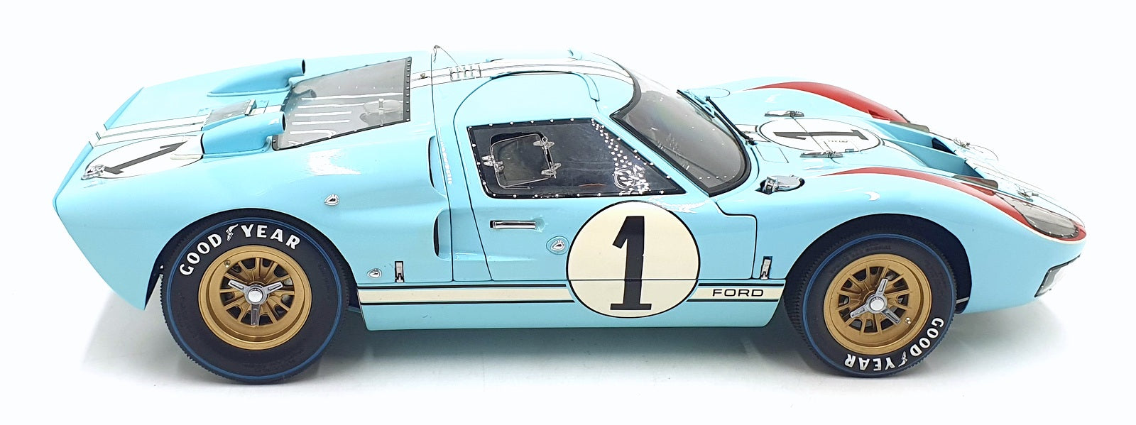 Exoto 1/10 Scale 10011 - Ford GT40 MKII 1966 #1 K.Miles - Blue/Red
