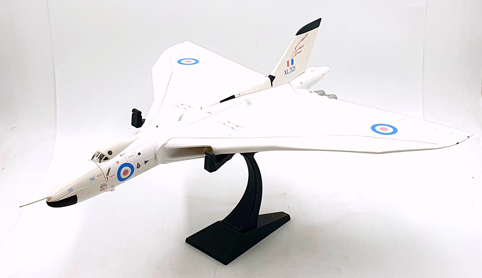 Corgi 1/72 Scale AA27202 Avro Vulcan B MK2 XL321 617Sqn Scampton 1964