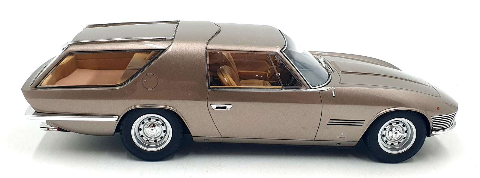 Matrix 1/18 Scale DC9926A - Ferrari 330GT shooting Brake Vignale - Brown