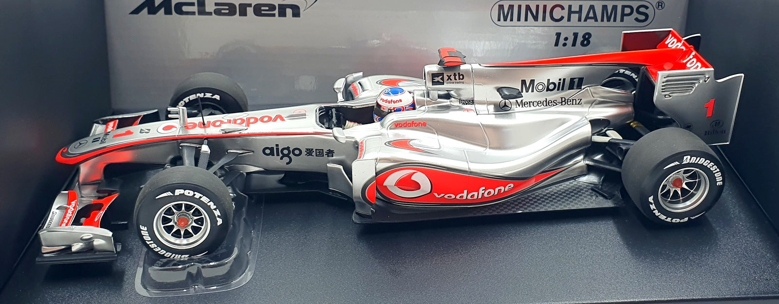 Minichamps 1/18 Scale 530 101801 - McLaren Mercedes MP4-25 Button 2010
