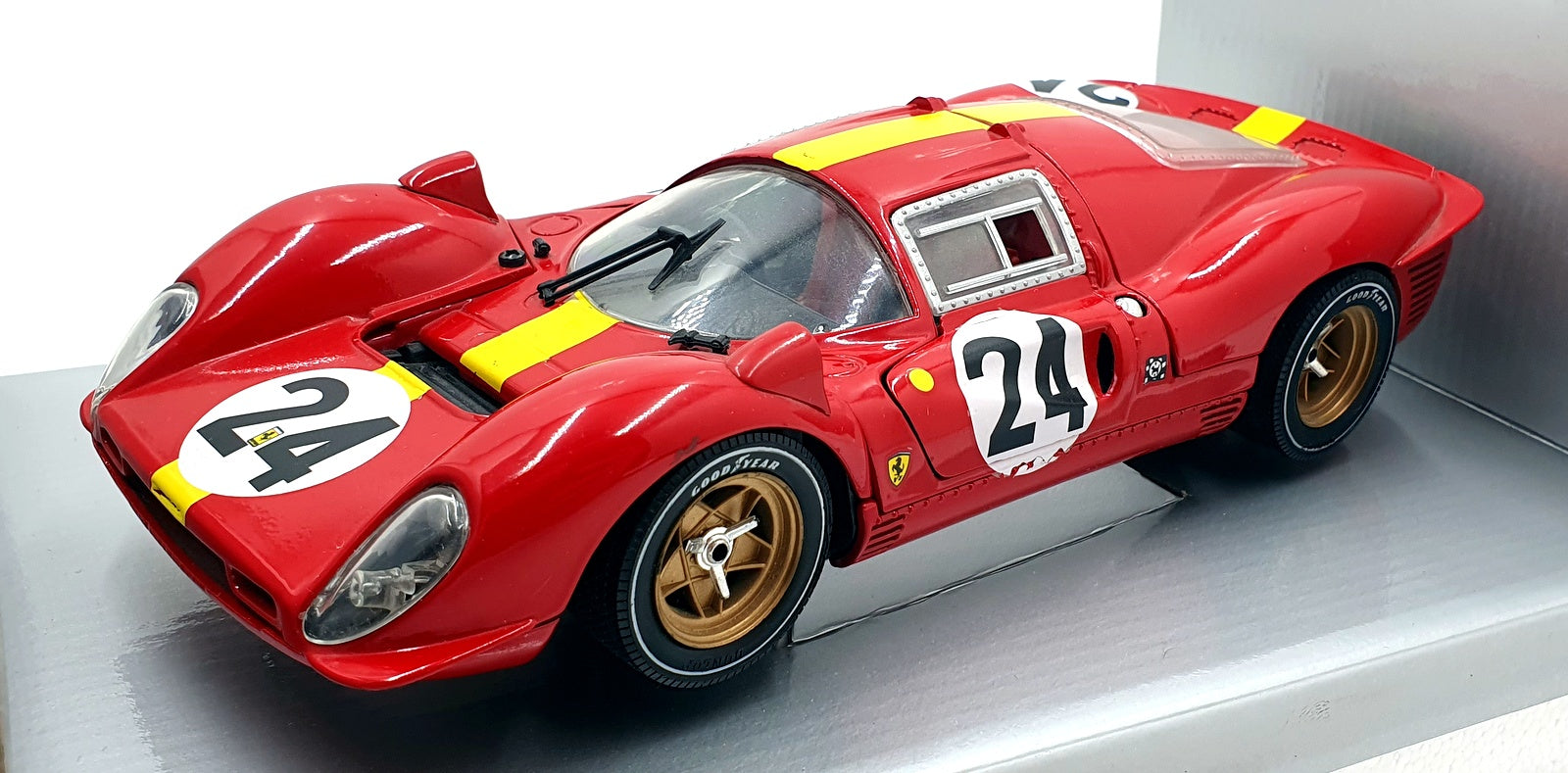 Universal Hobbies 1/18 Scale 35391 - Ferrari 330 P4 Le Mans 1967 #24 - Red