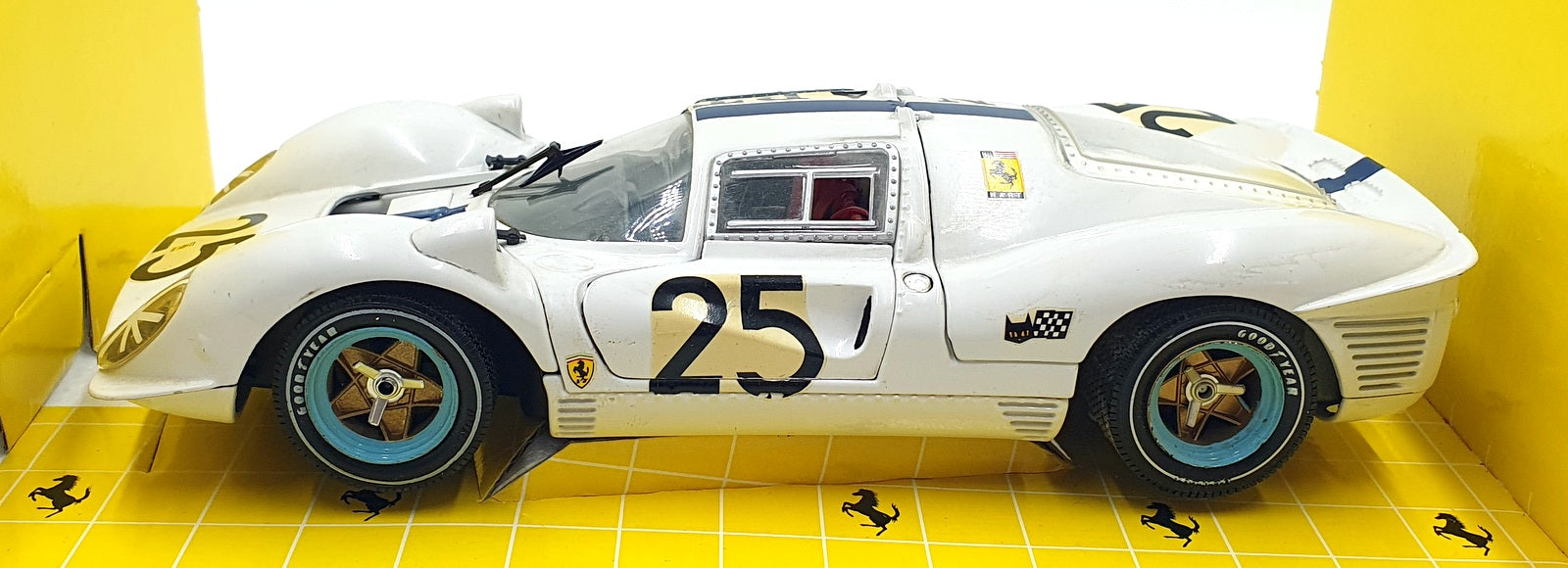 Revell 1/18 Scale Diecast 48831 - Ferrari 412 P #25 N.A.R.T Le Mans 1967 White