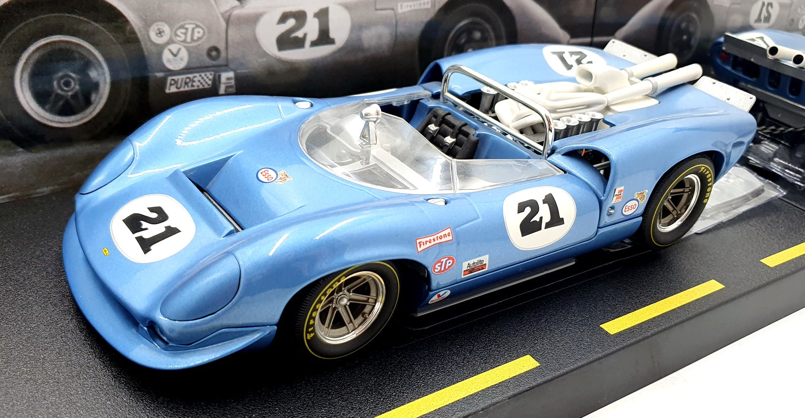 GMP 1/18 scale Diecast 12006M - 1968 Mario Andretti #21 T70 Lola Spyder