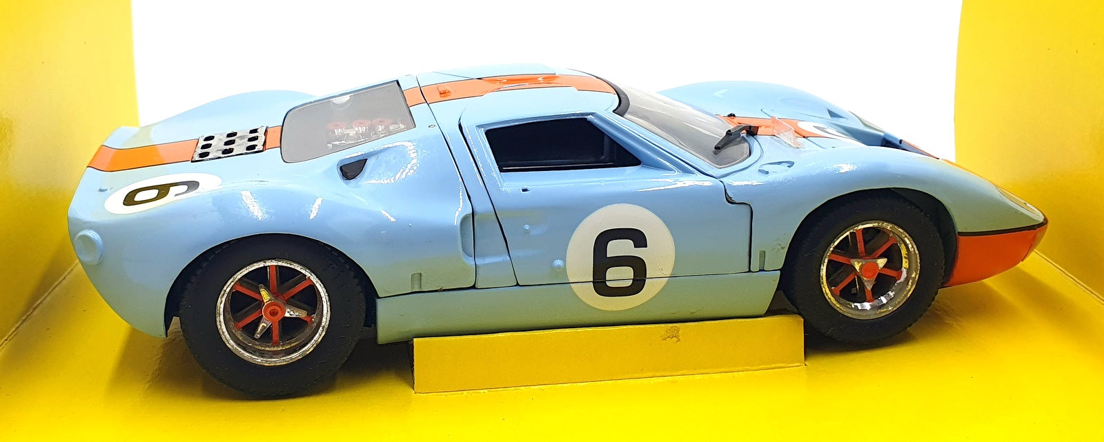 Revell Jouef 1/18 Scale Diecast 48824 - Ford GT40 Le Mans 1969 Gulf #6