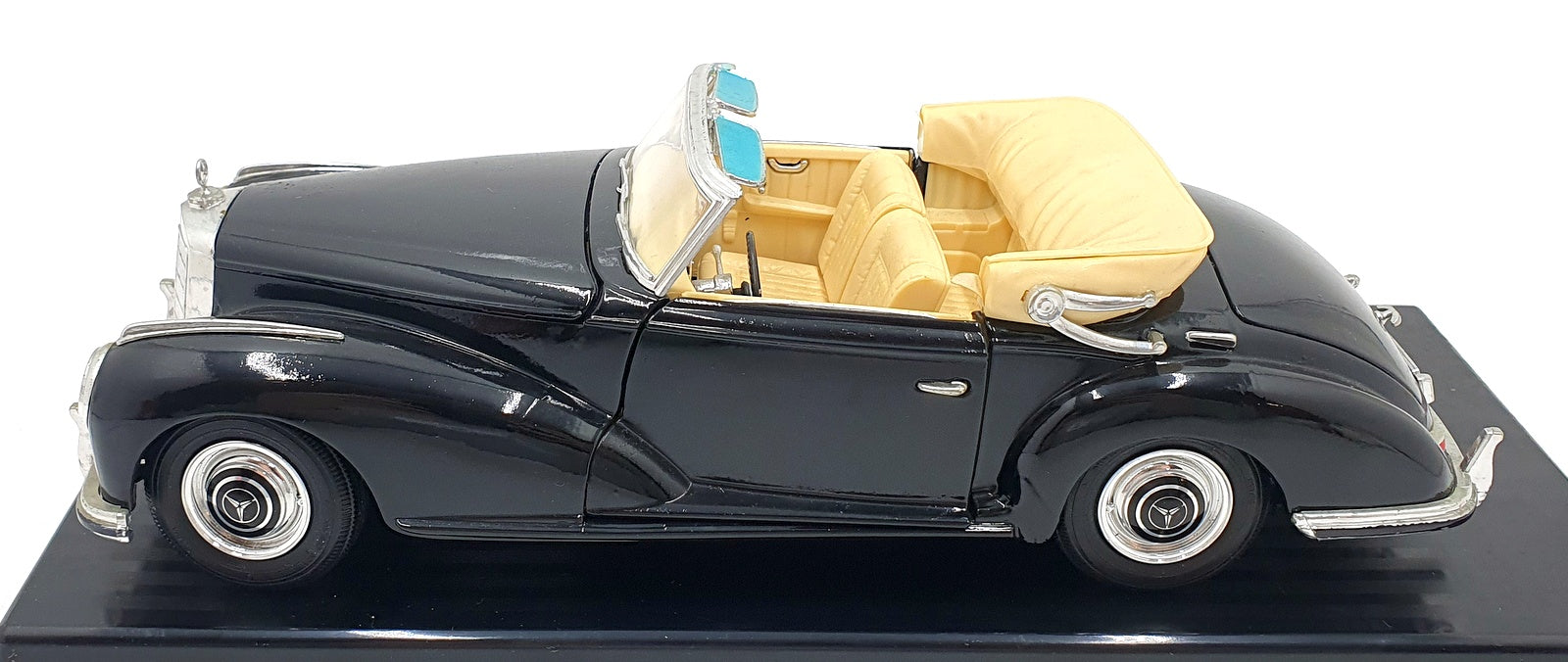 Maisto1/18 Scale Diecast 806B - 1955 Mercedes Benz 300S - Black