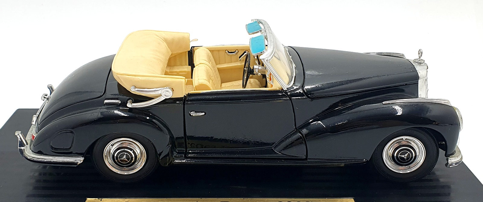 Maisto1/18 Scale Diecast 806B - 1955 Mercedes Benz 300S - Black