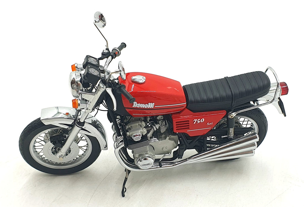 Minichamps 1/12 Scale Diecast 122 123000 - 1975 Benelli 750 Sei Motorbike - Red