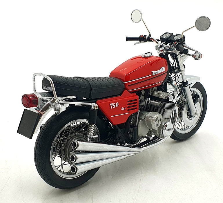 Minichamps 1/12 Scale Diecast 122 123000 - 1975 Benelli 750 Sei Motorbike - Red